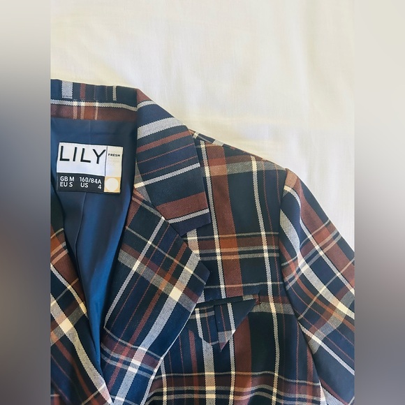 Lily Plaid Cropped Blazer - Picture 2 of 6